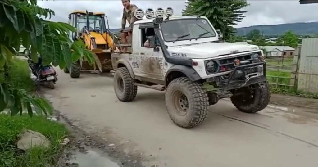 maruti gypsy tow jcb