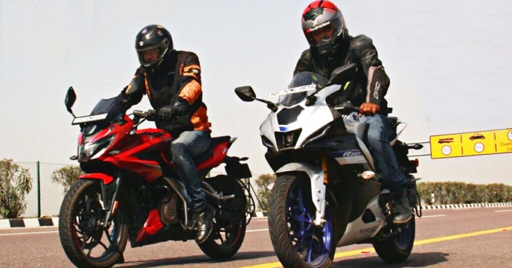 bajaj pulsar f2500 vs yamaha r15m drag-race