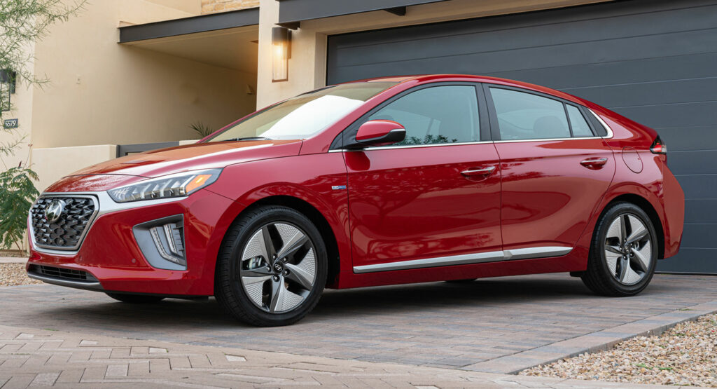 Hyundai will kill the original Ioniq this summer