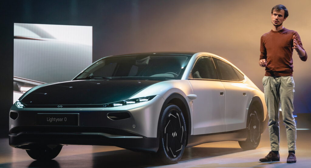 Thanks to solar panels, the $ 263,000 Lightyear can run for up to seven months between 0 charges.