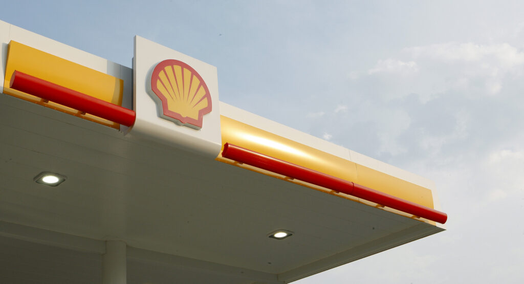The gas station manager was fired for typing $ 0.69 instead of $ 6.99 per gallon.