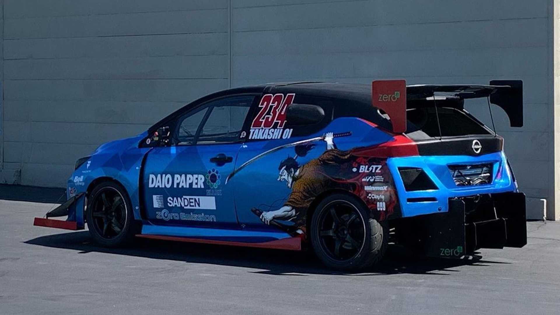 This modified Nissan leaf leaves Pikes Peak to climb the international roof
