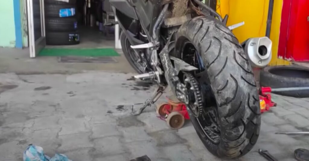 yamaha r15 v3 180 section tires