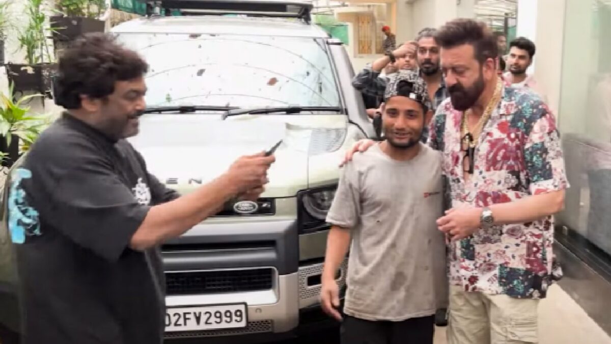 Land rover defender sanjay dutt Car Blog India Sanjay Dutt with His Land Rover Defender