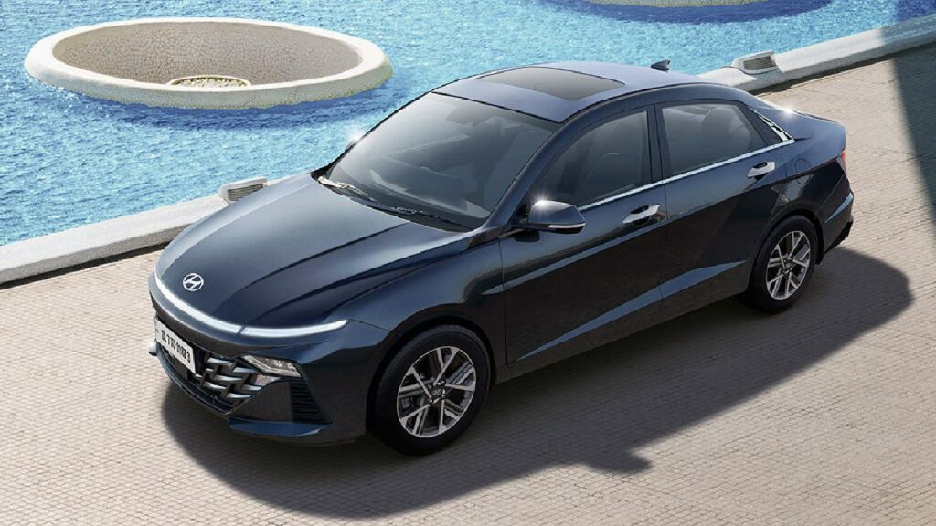 Hyundai verna exterior front three quarters Car Blog India Hyundai Verna Exterior Front Three Quarters
